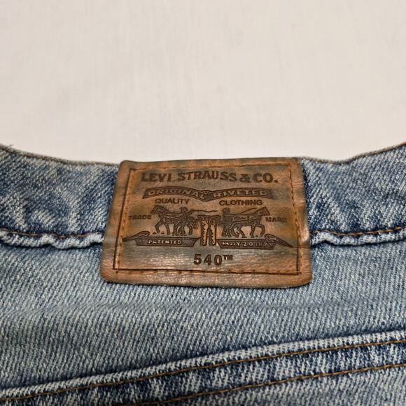 Levi's 540 Flex Denim Jeans Mens 42x30 Light Wash Relaxed Fit - Picture 7 of 15